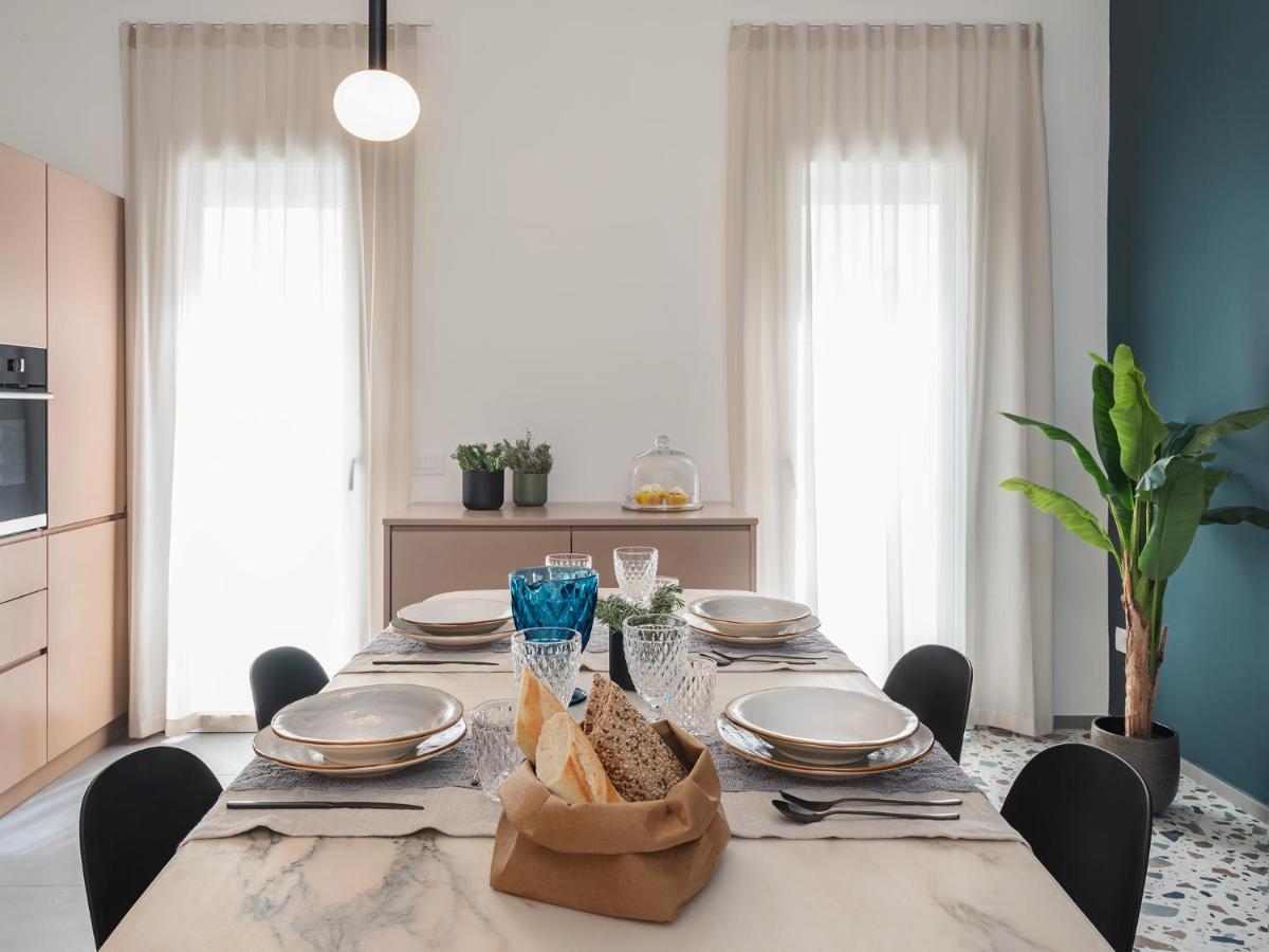 Living U Homesuites Lecce Exterior foto
