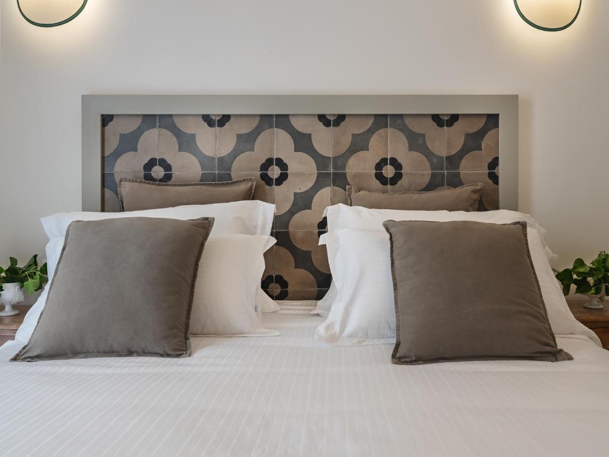 Living U Homesuites Lecce Exterior foto