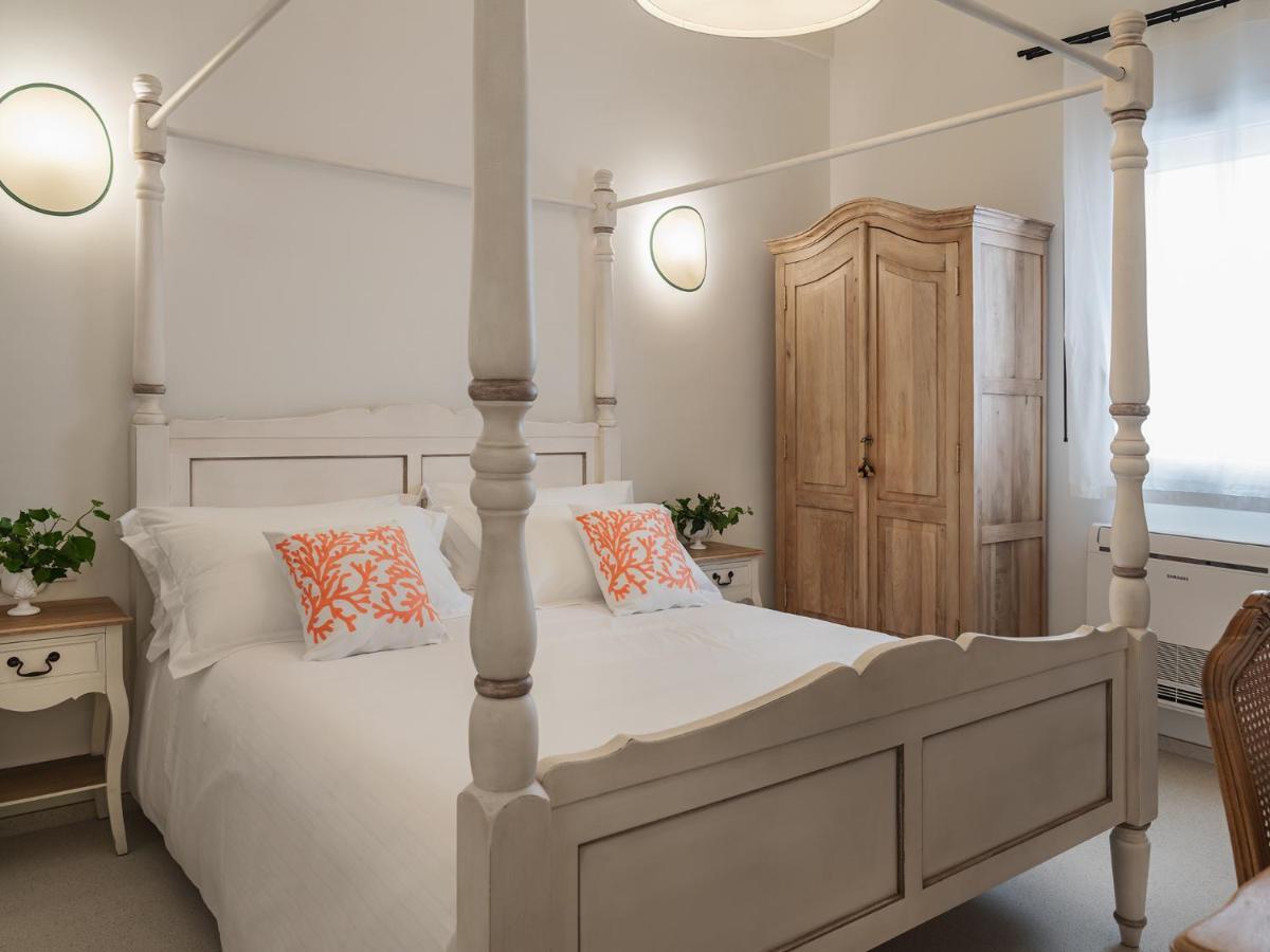 Living U Homesuites Lecce Exterior foto