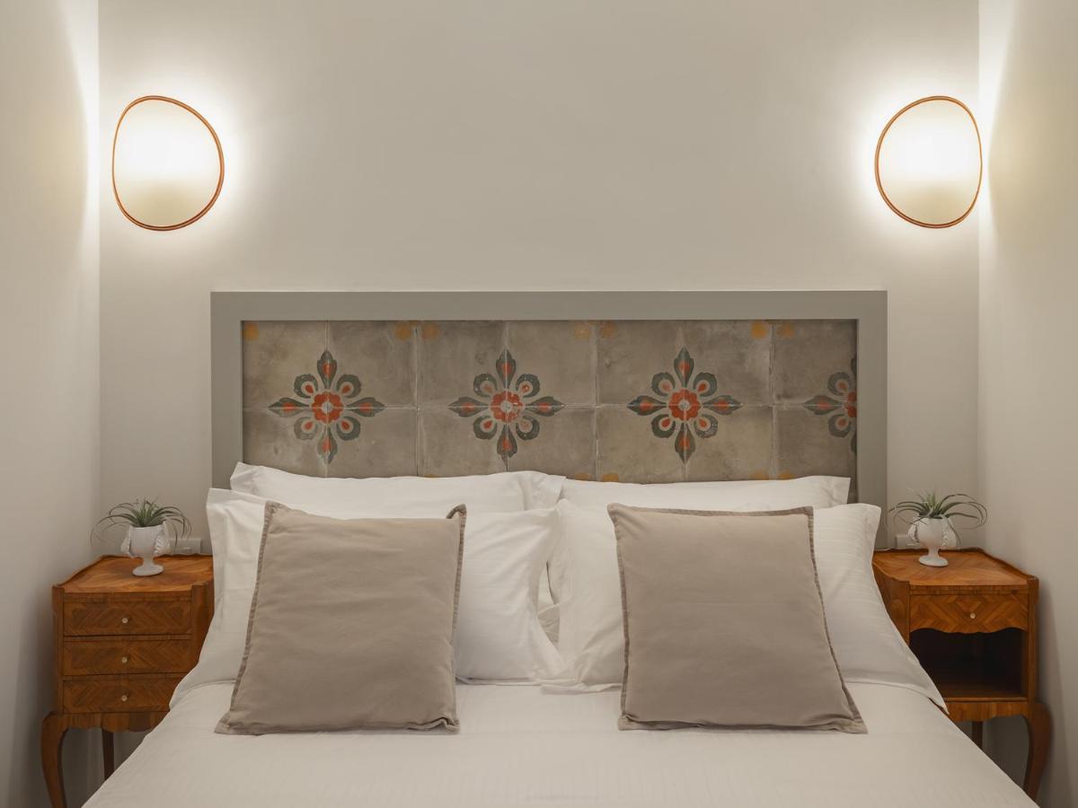 Living U Homesuites Lecce Exterior foto