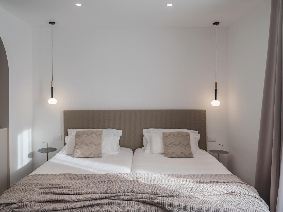 Living U Homesuites Lecce Exterior foto