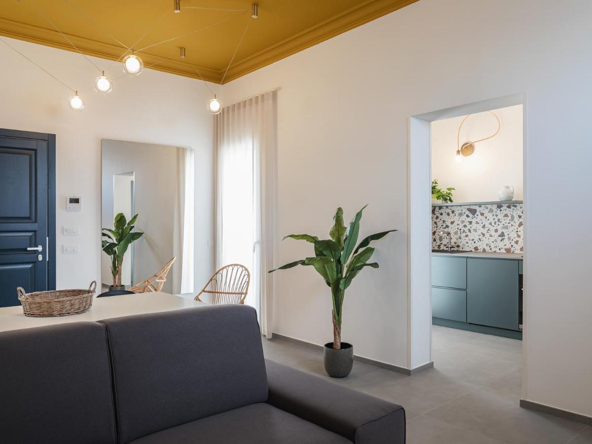 Living U Homesuites Lecce Exterior foto