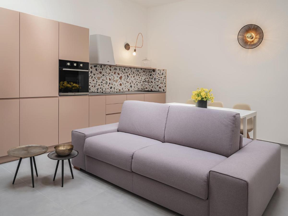 Living U Homesuites Lecce Exterior foto